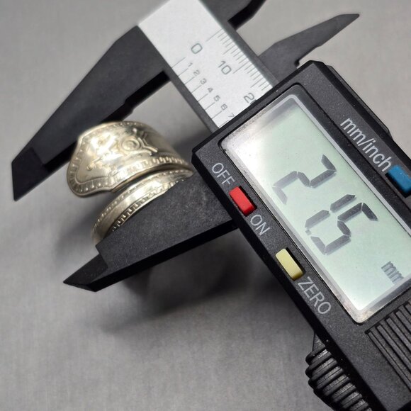 VTG Monarch Plate Silver Spoon Ring Size 10 Ornate Floral Pattern 15.61g - Picture 8 of 10